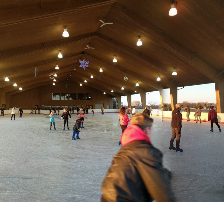 et-mahoney-state-park-activity-center-venture-climb-and-seasonal-ice-skating-rink-photo